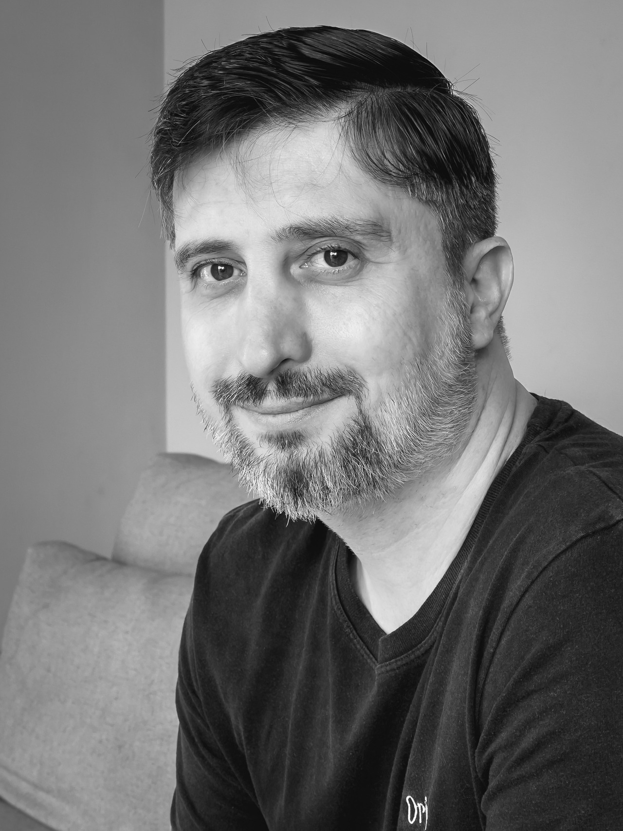 Retrato de Carlos Antonini, fotógrafo da Origem